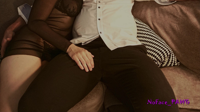 NoFace-PAWG: Er Konnte Nicht Mehr Widerstehen, Sanfter Und Romantischer Handjob
