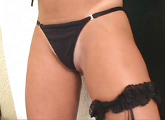 Chicks with Dix: Belle trans avec un mec sexy et une femme excitée...