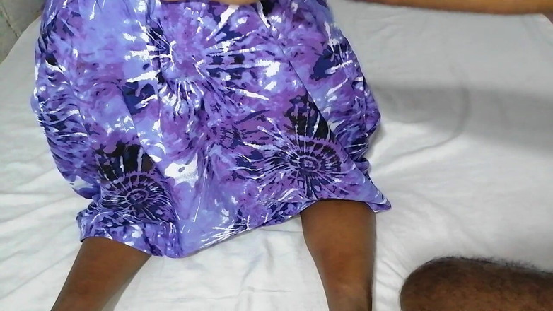 Sweety In Bed: Yurtdışından giden güzel karısı üvey kız kardeşiyle işe gitmeden önce