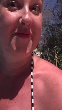 MătușaJudysXXX - întâlnire cu matura sexy Maggie Moon la piscină