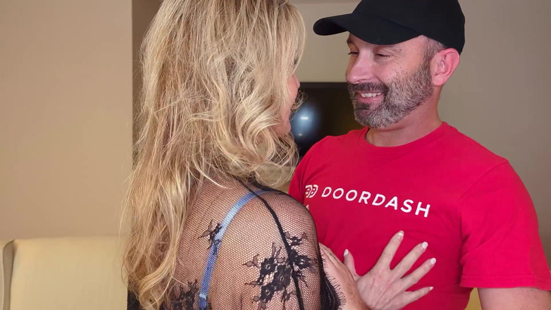 Island boy vids: Hotwife Angel Minx Gets Door Dash Delivered Inside Her