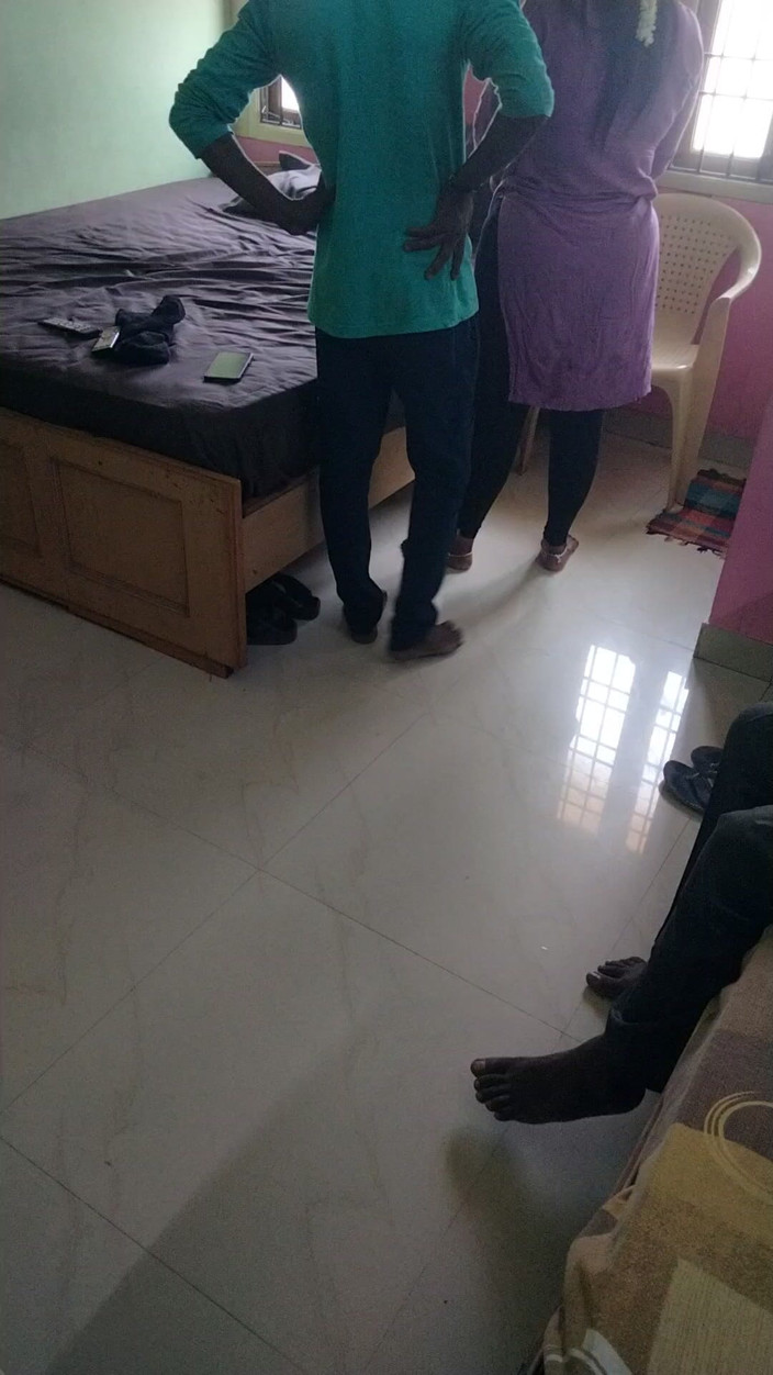 Tamil lesbian: Preparação para sessão de vídeos pornôs