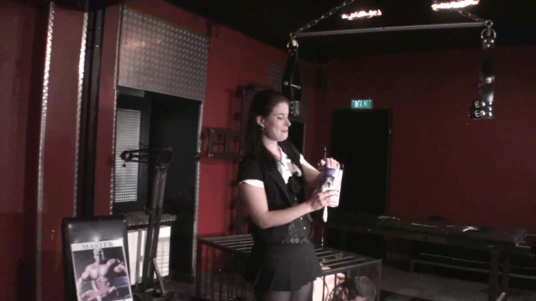 Femdom Austria: Freak show 3 (con Joschi)