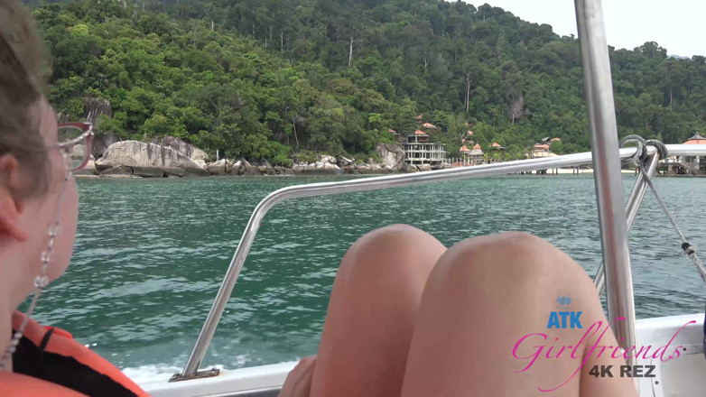 ATK Fans (Girlfriends): Vacances virtuelles sur l'île Tioman avec Elena Koshka, partie 2