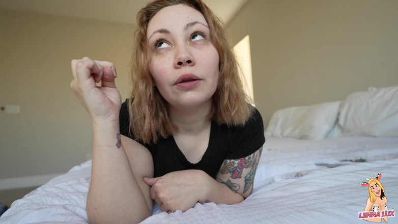 Lenna Lux: Giantess wpycha cię w tyłek