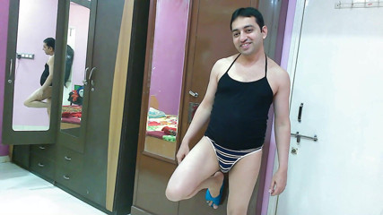 Cute & Nude Crossdresser: Солодка сіссі кроссдресссер femboy sweet lollipop в топі, стрінги і шльопання.