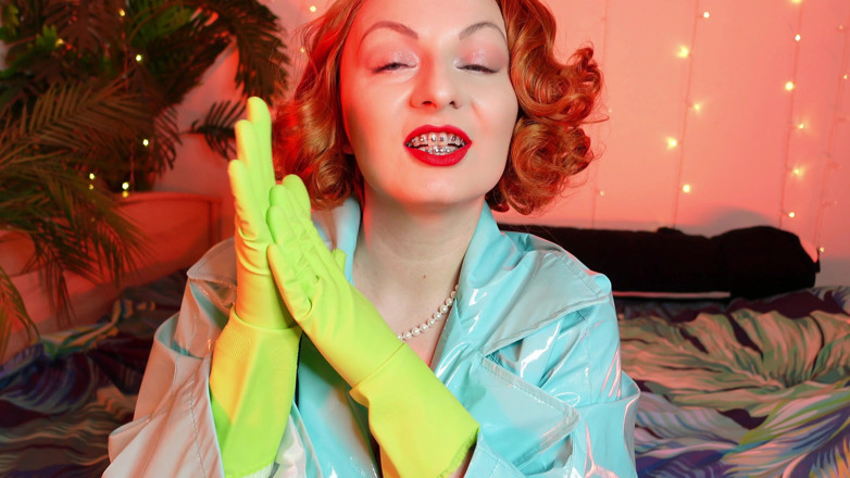 Arya Grander: Green household gloves fetish