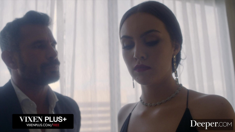 Deeper: Tiefer. Manuel mentort sexy Freya, eine aufstrebende Domina