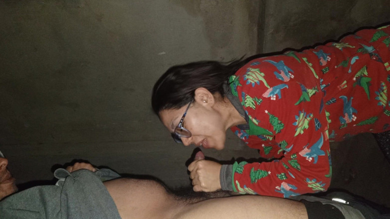 jo69sensualidadyplacer: Dans le garage rapidement avec ma belle-mère