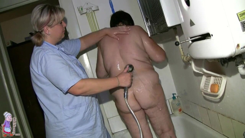 Aged Love: Oldnanny- Gisela, an old nanny likes to enjoy her female...