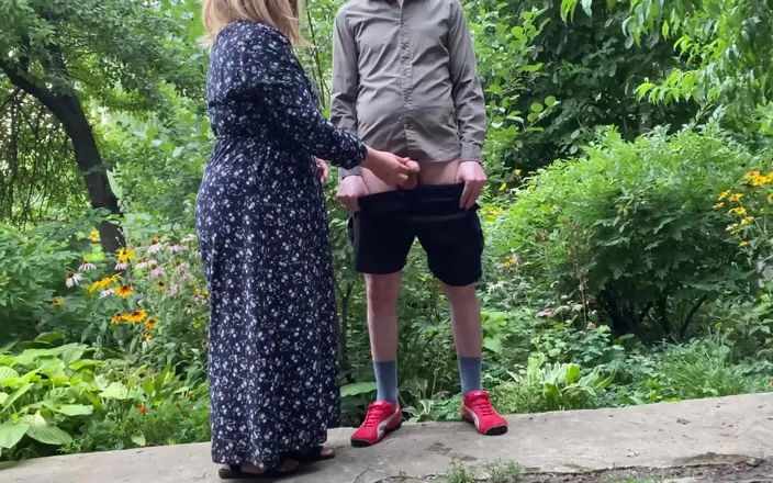 OurFetishLife: Teściowa nigdy nie odmawia mi przyjemności trzymania mojego penisa