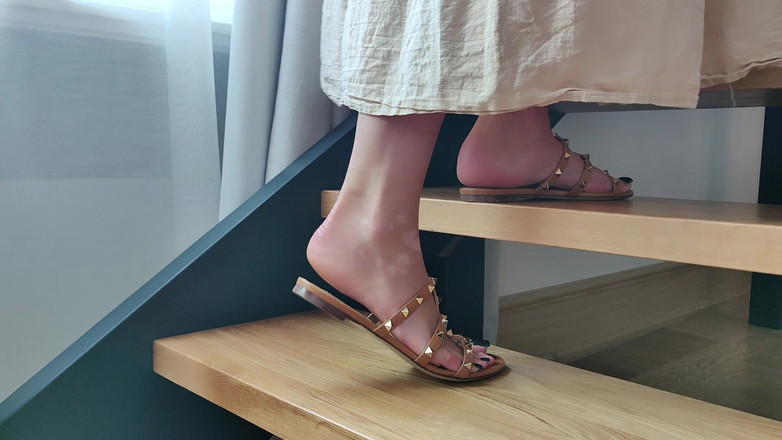 Goddess Lena: POV Sandal Cunt
