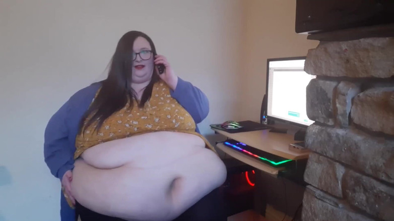 SSBBWLadyBrads: Gordinha secretária humilhada pelo chefe