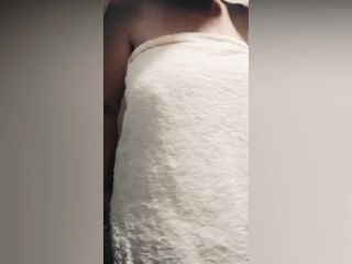 Mom Amara: Stiefsohn beobachtet stiefmutter im badezimmer - reife 57-jährige stiefmutter duscht - selbstgedreht 033