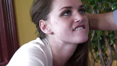 Radical: Studentka zostaje wbita