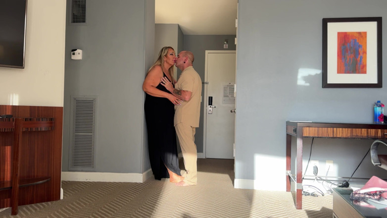 Venus Rising_Hotwife: Zralá MILFka šuká na plesovém rande na shledání