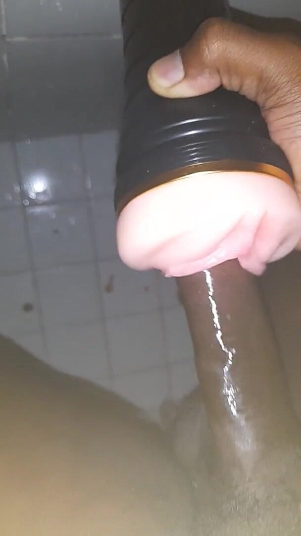 Jerking off S9 E10 (Black guy) Jerking off S9 E10 (Black guy)