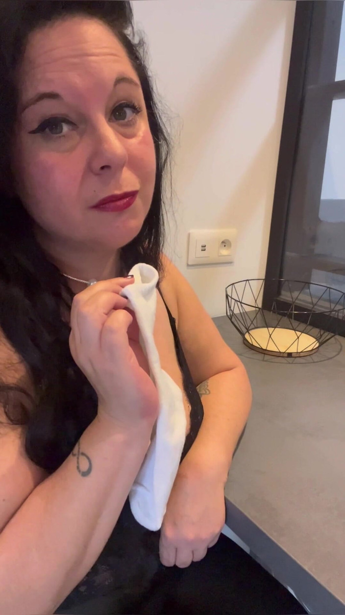 Maitresse Clara: JOI, njut i din strumpa