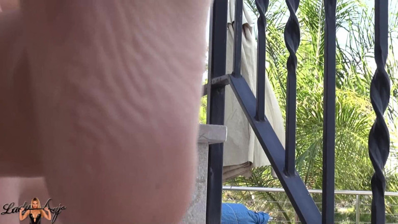 Lady Anja: Dirty Feet - Lick My Dirty Feet!