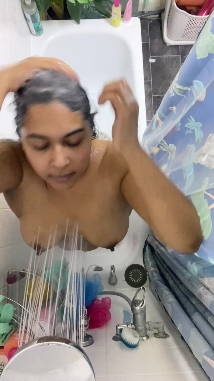 Zozonicoco: Bella donna asiatica la doccia