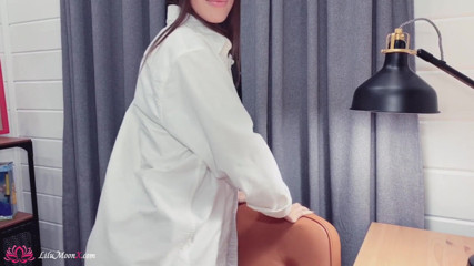Lilu Moon: Gorąca brunetka Hardcore Doggystyle Sex Till Pussy Creampie with Cameraman