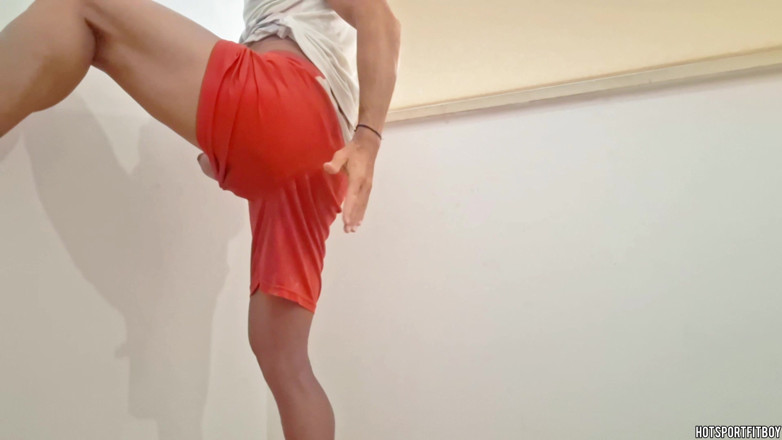Hotsportfitboy: Masturbation risquée sur un balcon - éjaculation torride et manque de se...