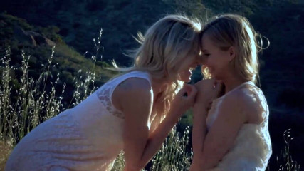 Lesbian Illusion: Blonde lesbians outside pussy licking sex