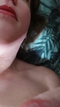 Nevlastní syn přišel ošukat svou sexy macechu v její ložnici