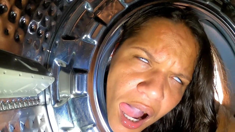 Paty Bumbum: I Got Stuck in the Washing Machine My Black Dick...