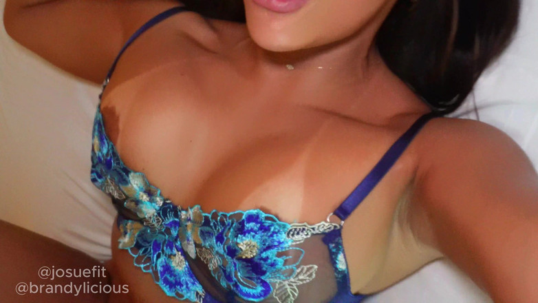 BrandySalazar: Gran culo rebotando en una gran polla dura para facial