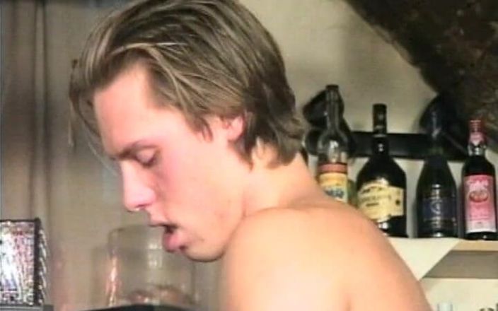 Gay 90's Vintage Porn: Lelaki meneroka keinginan mendalam #4