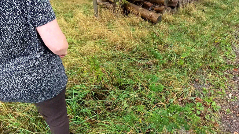 Bouncy Tits Action: Whipping Ass