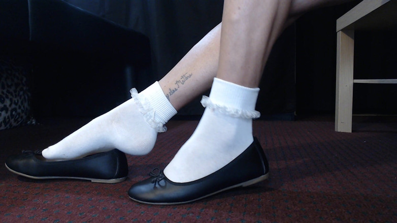 Abby Anna: Zvrácená studentka si ponožkuje baletní byty