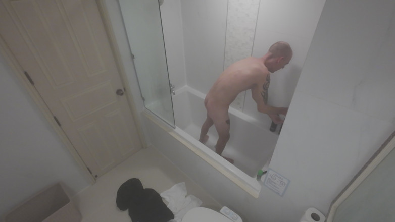 Big dick dadddy: Geheime douchecamera betrapte me op het aanraken van mezelf