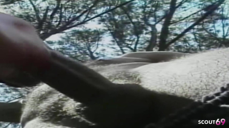 Shemale TS Collection: Shemale blonde seksi digoda di luar rumah semasa bercuti dan...