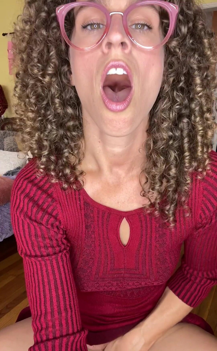 VibeWithMommy: Candy geri döndü ve çok yaramaz!! Bir terapiste gidip ne yapacağını...