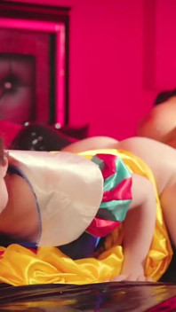 Parodi cosplay hazel moore as snow white muncrat di bianca beauchamp