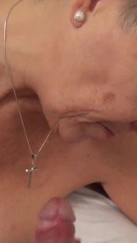 Trickie Tickie przyłapana na oglądaniu porno