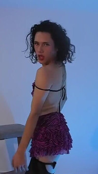 Vältalig skönhet, femboy vid sin maximala prakt