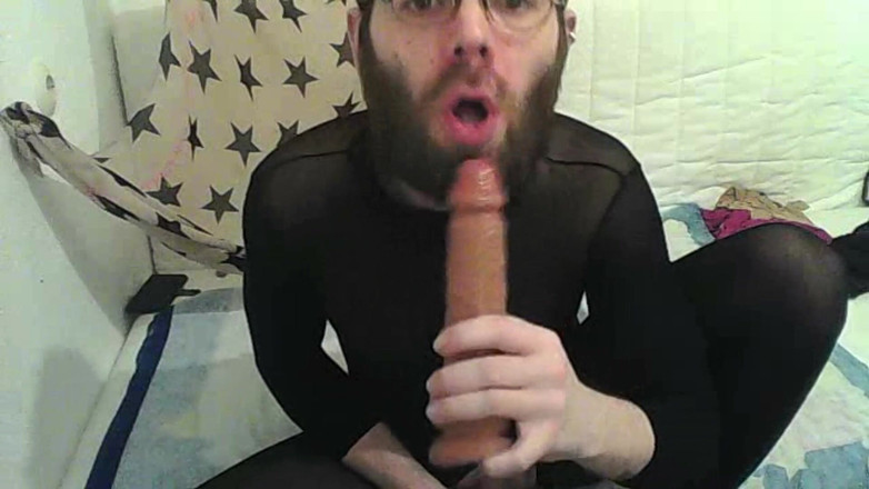 Nylon crossdresser Fiona: Anal to mouth