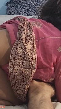 Kdo by si měl stěžovat, že moje arabská manželka šuká mladého souseda ve stylu cowgirl