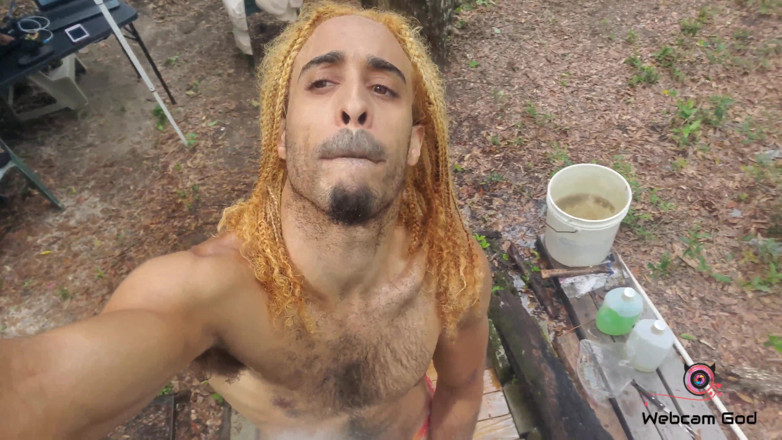 Arthur Eden aka Webcam God: Open shower (4K)