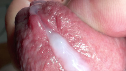 Leonardo-1974: Timsahın ağzı sıvı salıyor