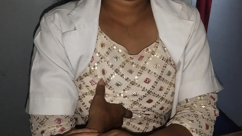 Nirman: Indisk vacker läkare knullas av patienten