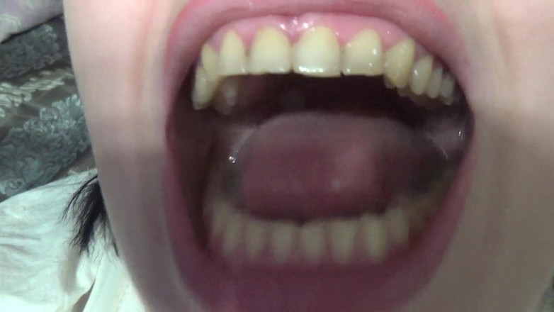 Goddess Misha Goldy: Giantess swalowing you with big gulp!