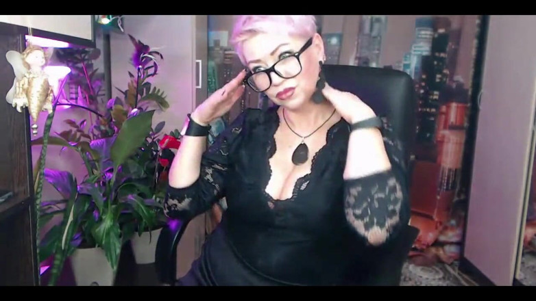 AimeeParadise: Meet My Wife Aimee! a Lady in the Living Room...