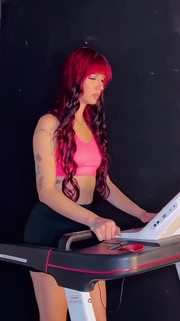 Yenifer Chacon: Redhead and Athletic Girl - Big Ass Fucks with Her Coach...