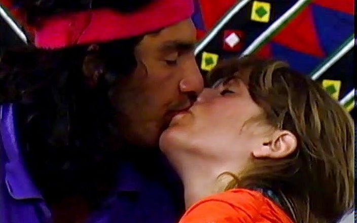 GERMAN PORN CLASSICS: Šukej mě pod palmami - Duke Video