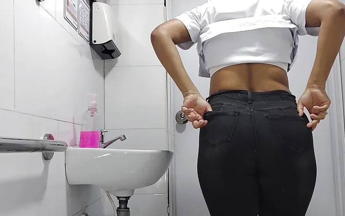 kelsyStar: Amateur Camera in Hospital Bathroom Records Sexy Big Ass Latina...