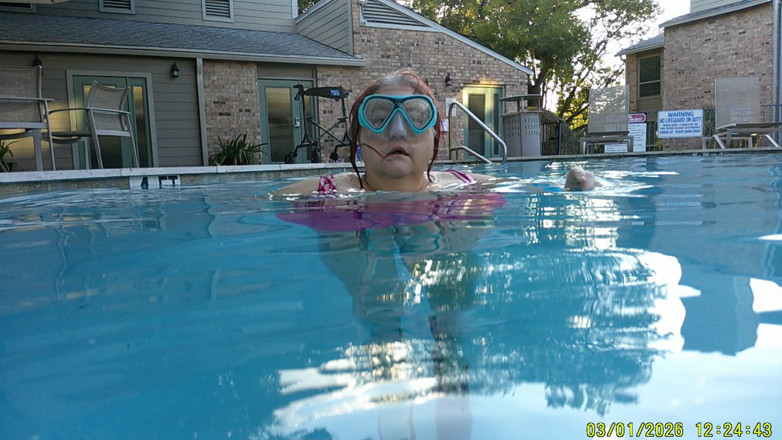 BBW nurse Vicki adventures with friends: Som Under Water Fun with You Sexy Big Beauty Nurse...
